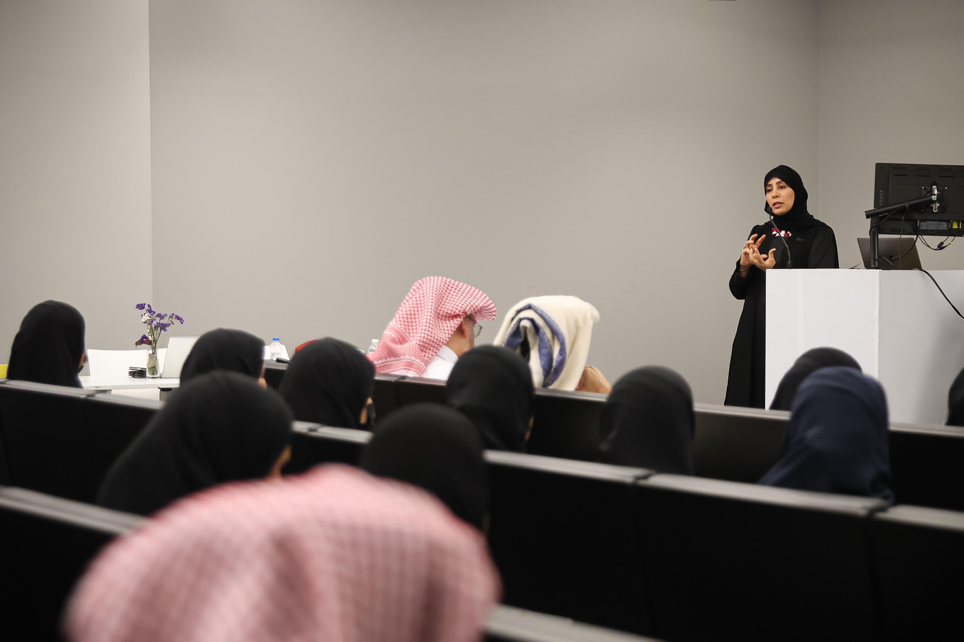 معلمون ذوو خبرة ٥ سنوات فأكثر